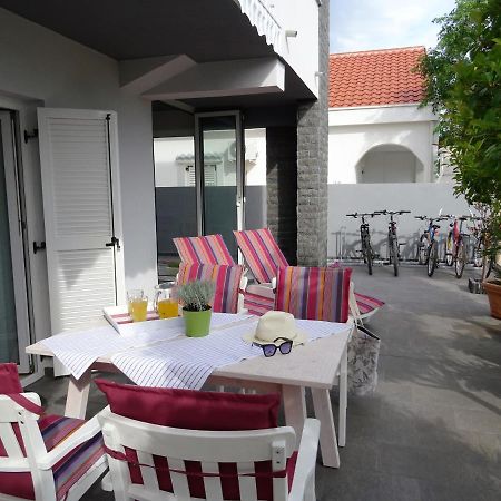 Apartments Topic Nin Bagian luar foto