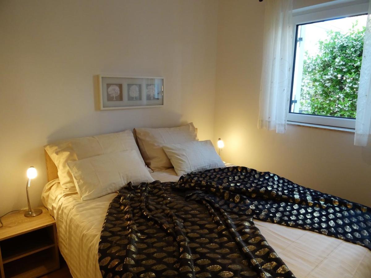 Apartments Topic Nin Bagian luar foto