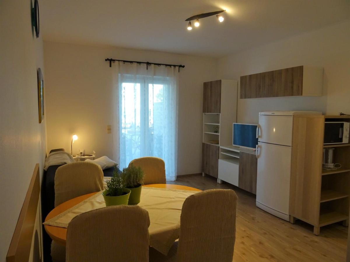 Apartments Topic Nin Bagian luar foto