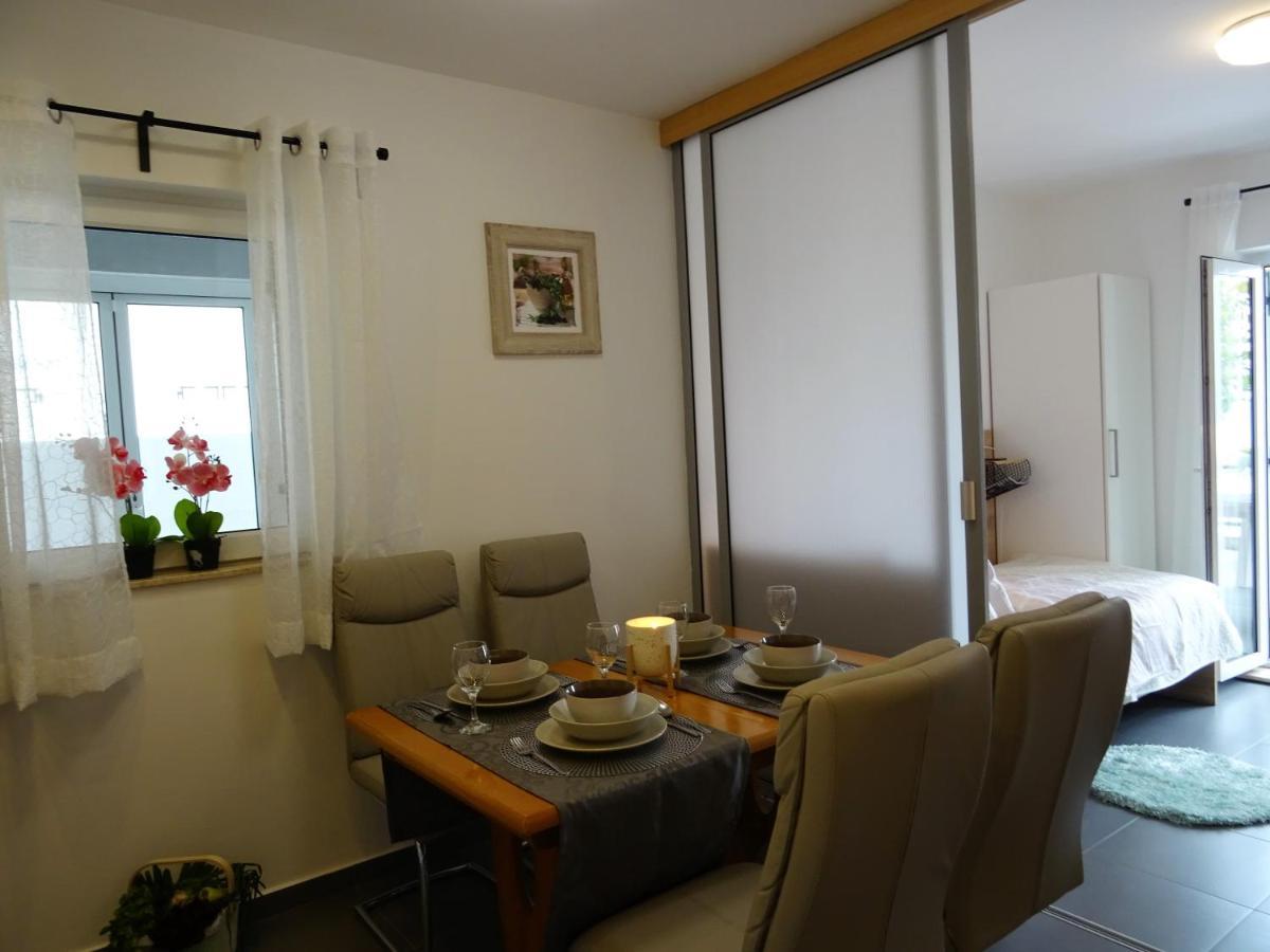 Apartments Topic Nin Bagian luar foto