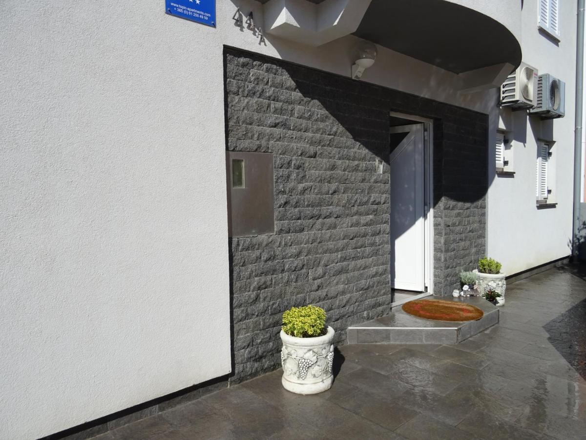 Apartments Topic Nin Bagian luar foto