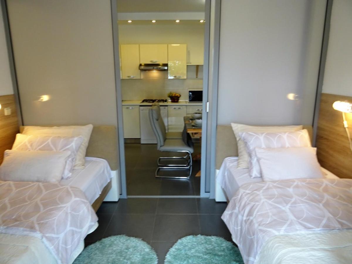 Apartments Topic Nin Bagian luar foto