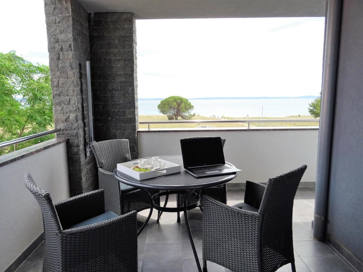 Apartments Topic Nin Bagian luar foto