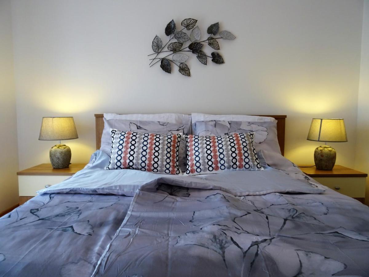 Apartments Topic Nin Bagian luar foto
